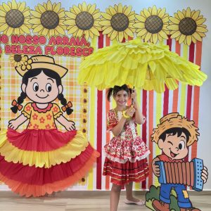 🌻 PAINEL “NO NOSSO ARRAIÁ, A BELEZA FLORESCE” 🌻