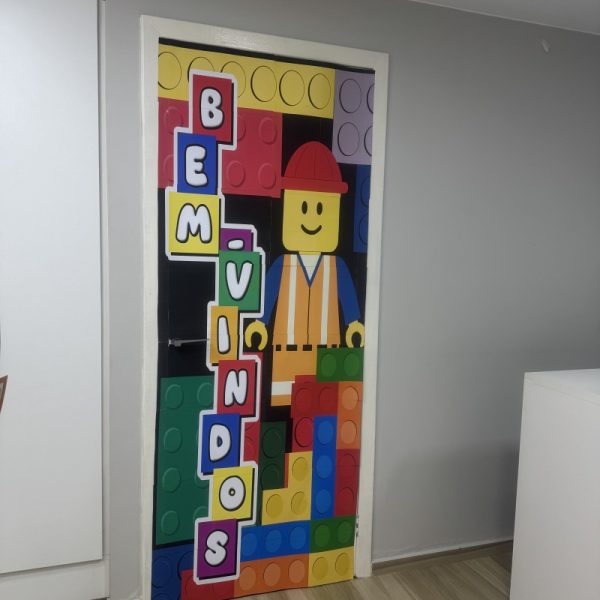BEM-VINDOS Porta decorada com bloquinhos de criatividade! - Imagem 4